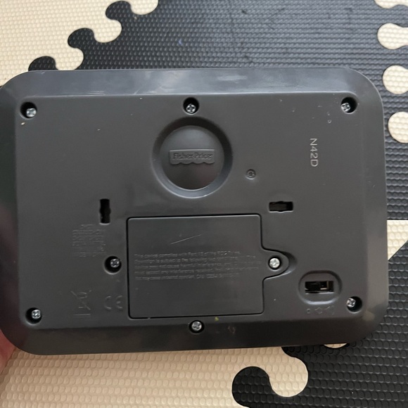 Fisher Price Pretend Tablet iPad for Babies and Toddlers, Learning tablet - Picture 3 of 4